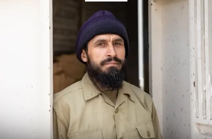 Iraniano se rede a Jesus e é batizado após estudar a Bíblia com brasileiro no Facebook